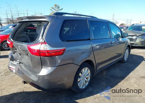 2016 Toyota Sienna Le 7 Passenger z USA, uszkodzony, nr VIN 5TDJK3DC5GS133753